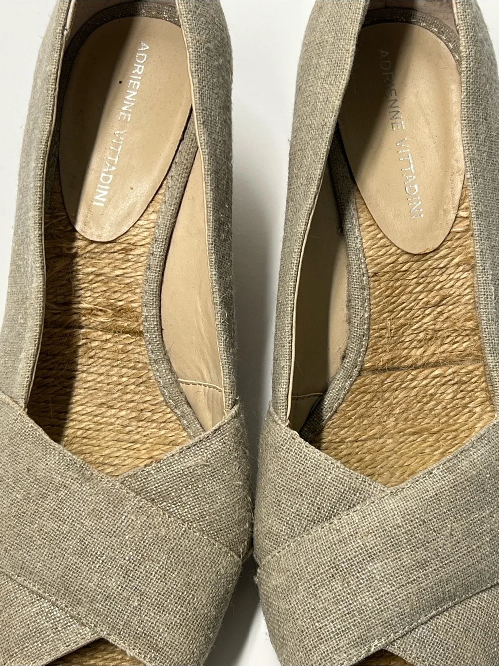 Adrienne Vittadini Women’s Size 8.5 Beige Gold Slip On 3” Wedge